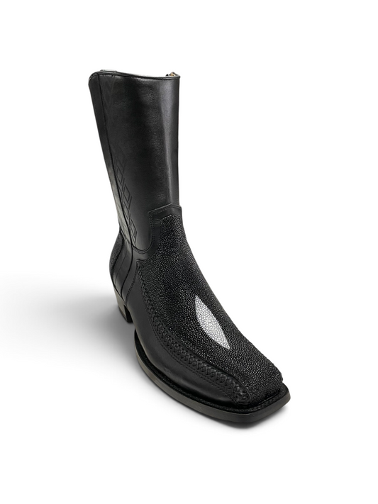 Bota vaquera Botas El Pistolero PYP de piel de mantarraya negra con diseño de ojo central y punta cuadrada.