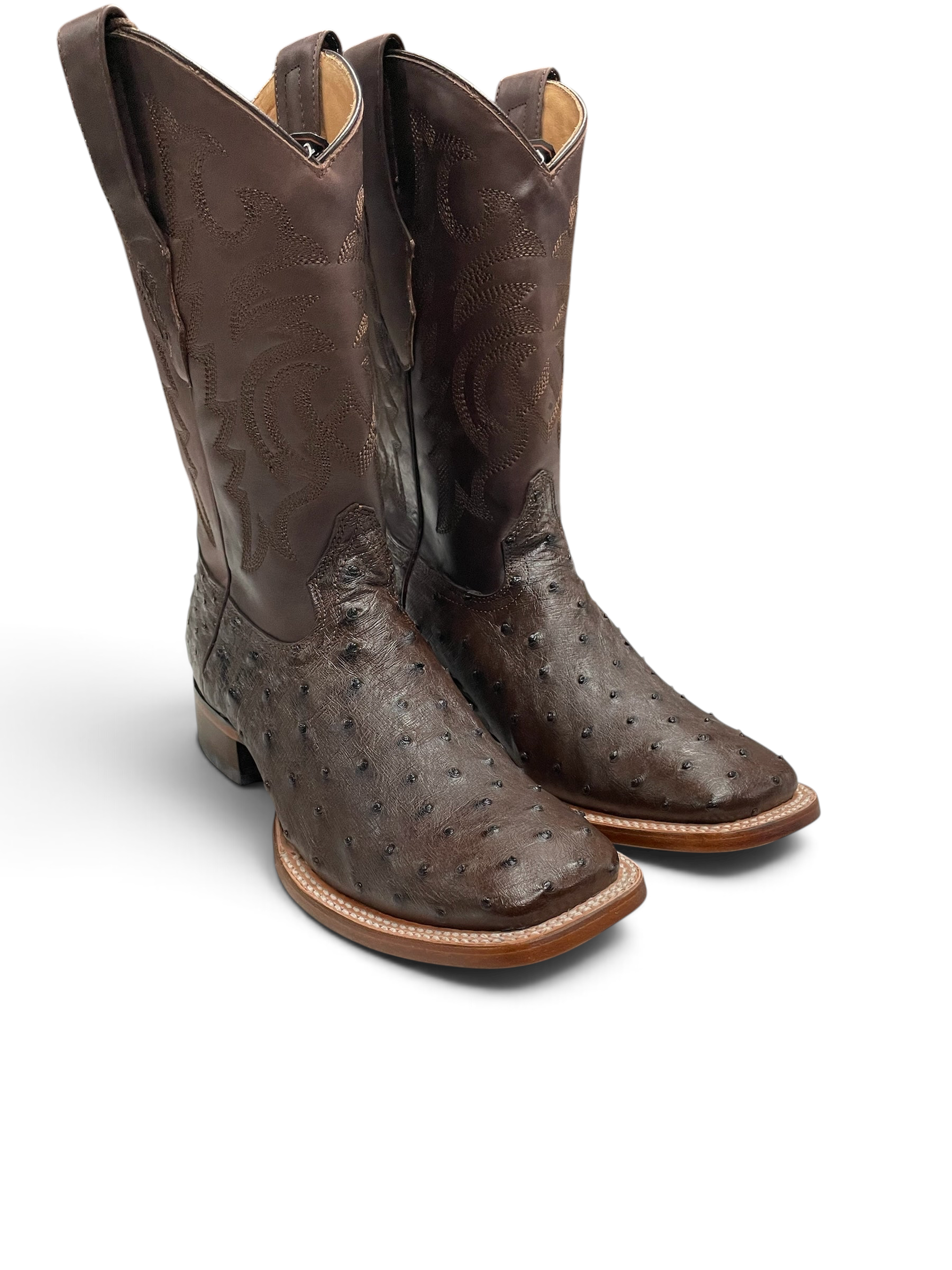 Botas vaqueras Botas El Pistolero PYP de piel de avestruz café con punta cuadrada y bordado detallado en la caña.