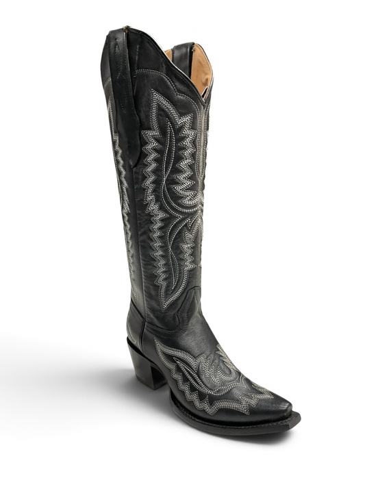 Botas El Pistolero PYP de cuero negro con bordado plateado, punta cuadrada y tacón estable para un estilo occidental.