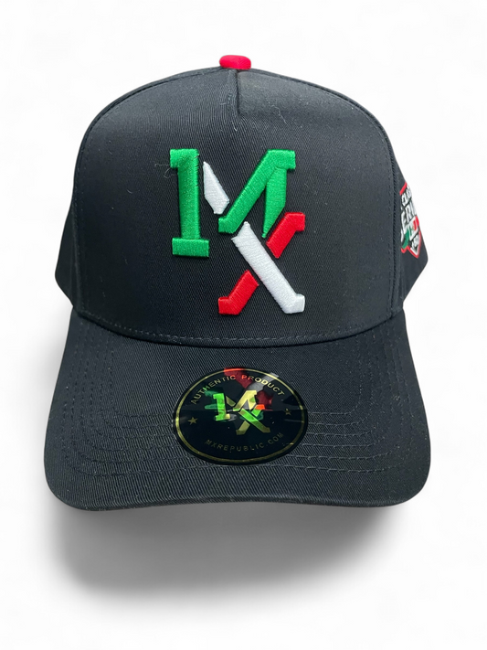 Gorra negra Botas El Pistolero PYP con bordado MX en colores verde, blanco y rojo y visera con detalle en rojo