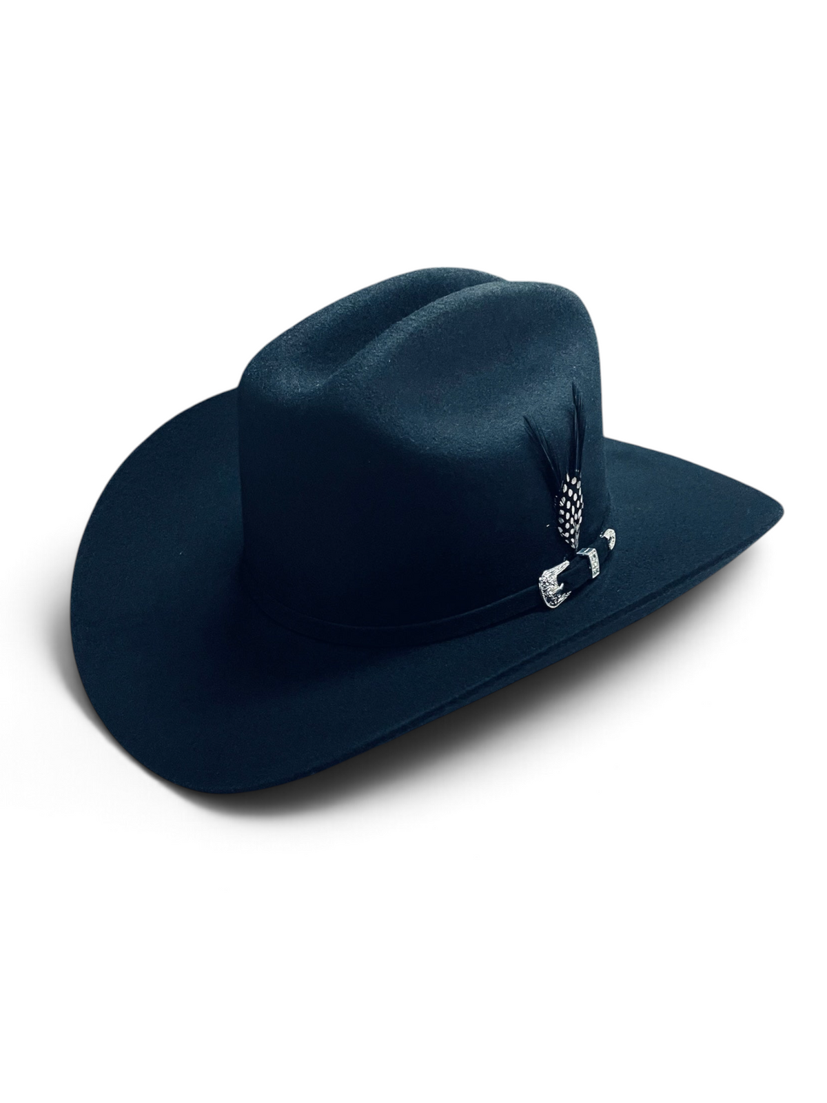 Sombrero vaquero Botas El Pistolero PYP de fieltro negro con ala ancha, banda decorativa metálica y detalle de pluma.