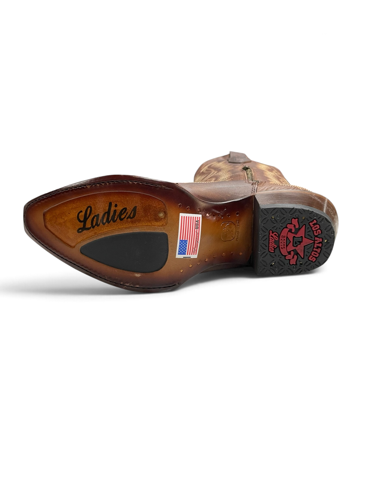 Suela de bota vaquera Botas El Pistolero PYP con detalle de marca Los Altos Boots, tacón robusto y etiqueta de EE. UU.